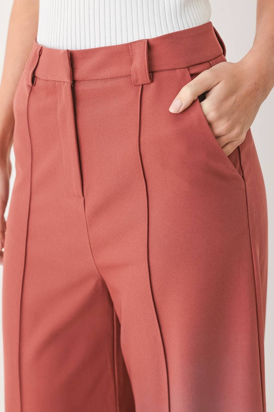 A solid woven pant in dried rose