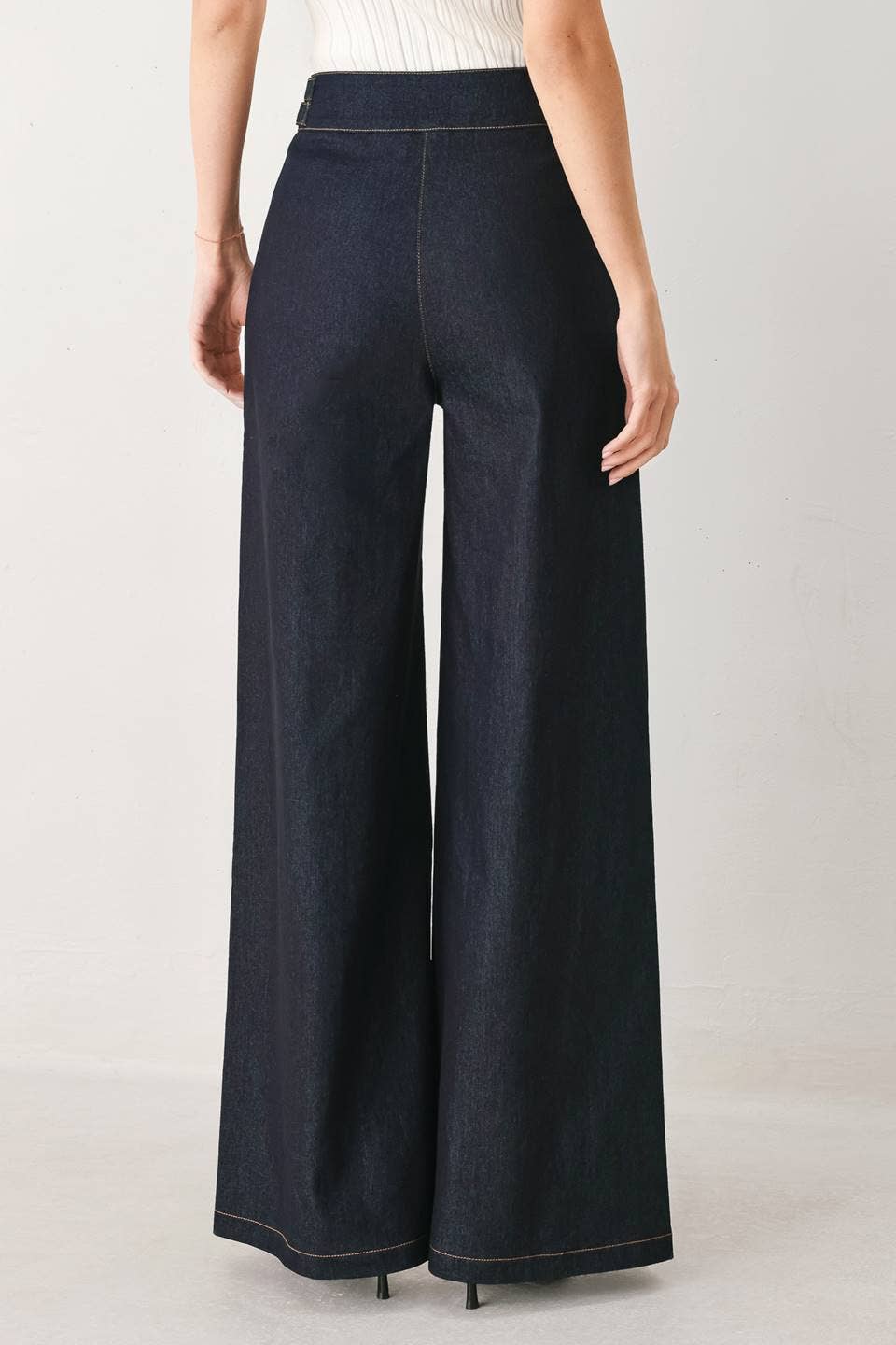 A denim pant