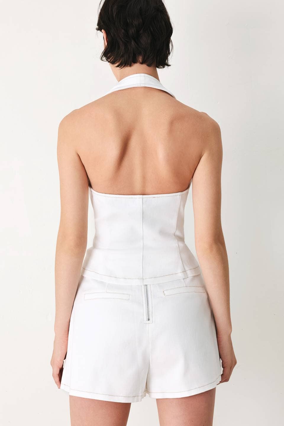 🤍 The White Vest Your Wardrobe NEEDS! 🤍