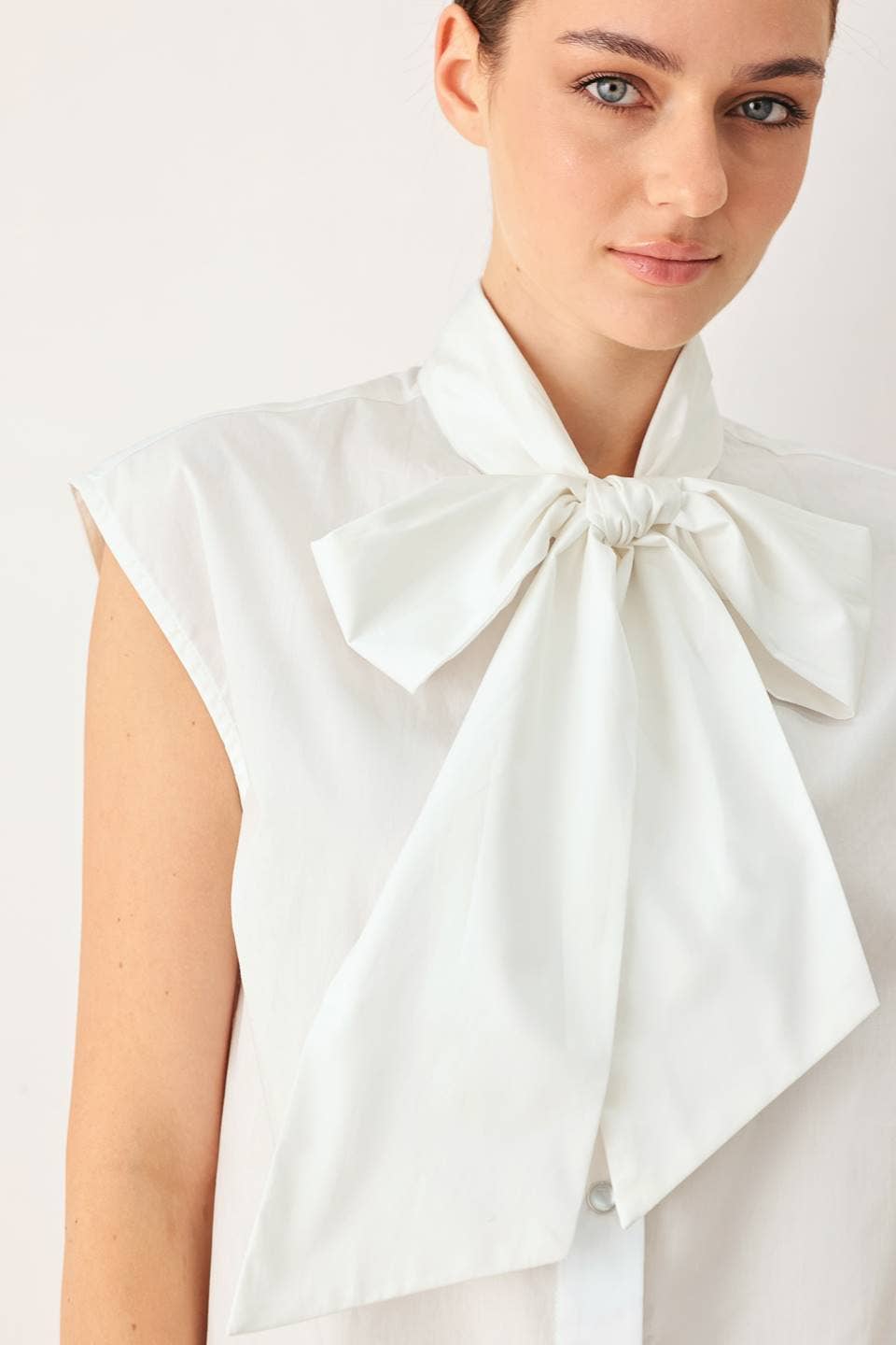 White Cotton Sleeveless Blouse with Bow