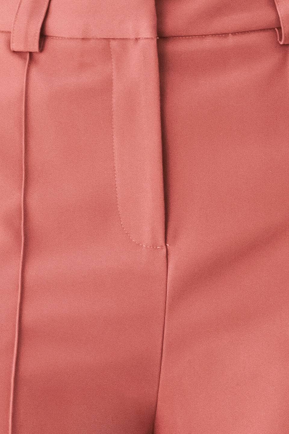 A solid woven pant in dried rose