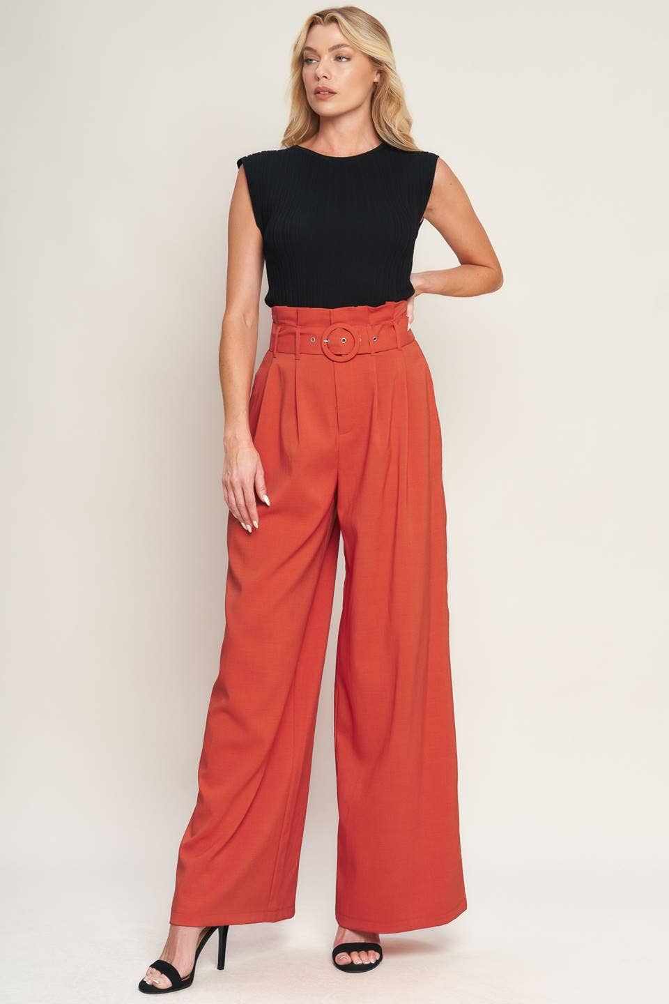 A solid woven pant