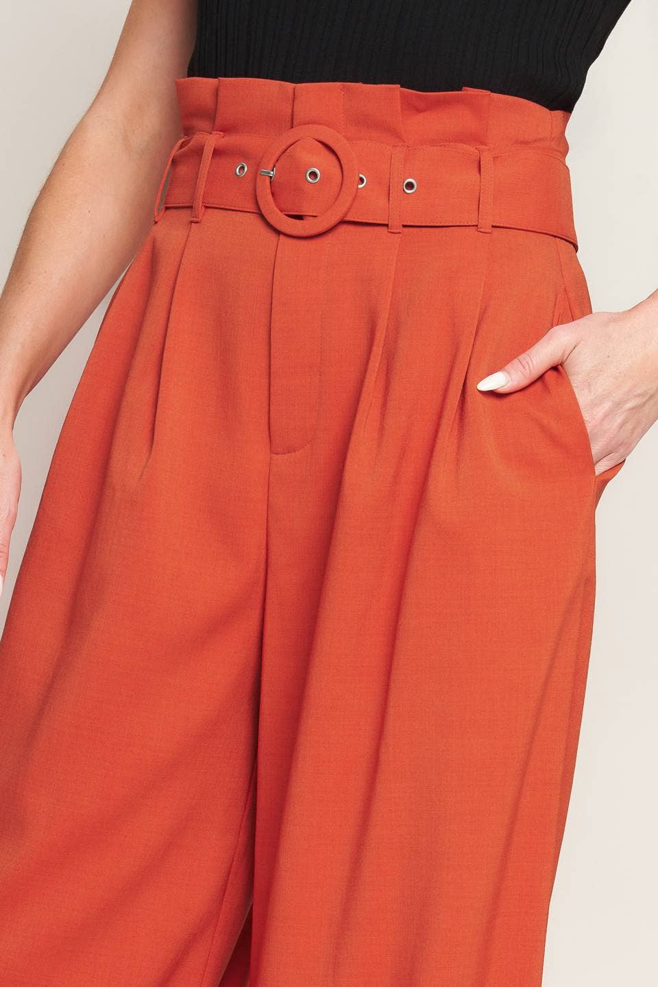 A solid woven pant