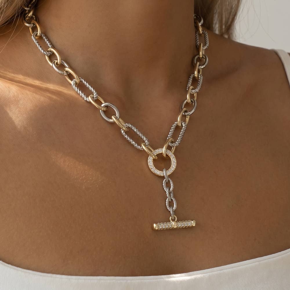 Toggle Bar Chunky Chain Necklace