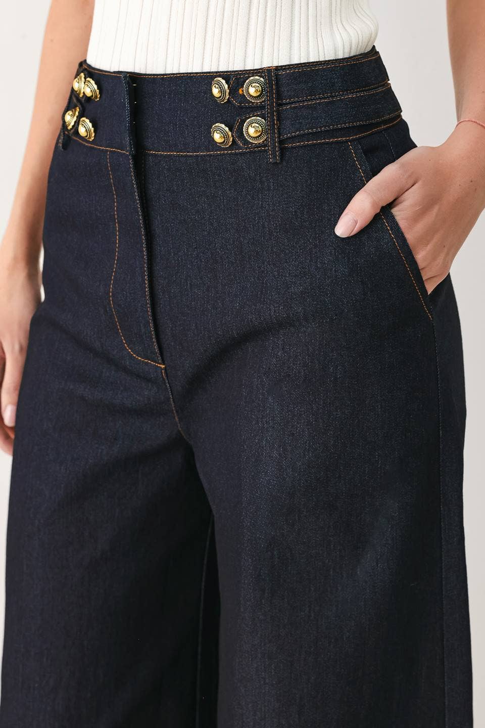 A denim pant