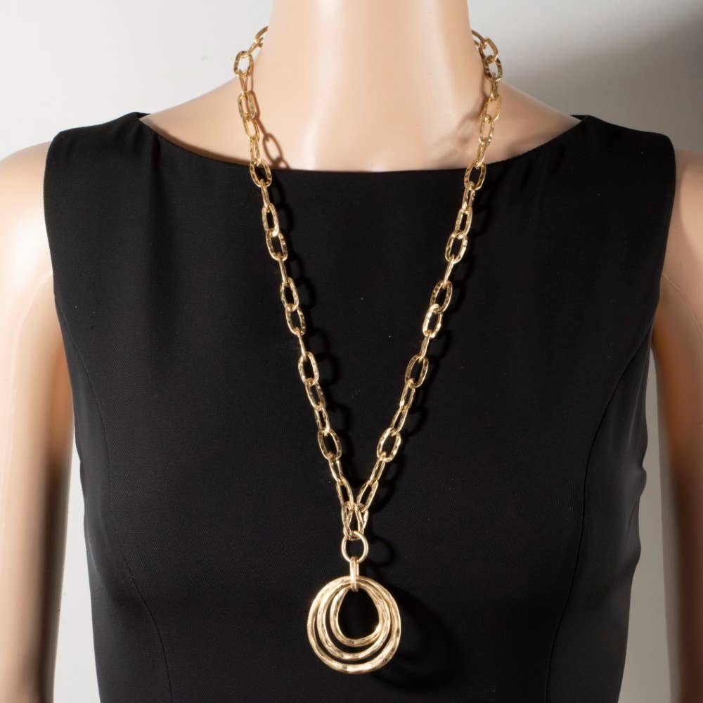 Chunky Oval Link Hammered Multi-Ring Pendant Necklace