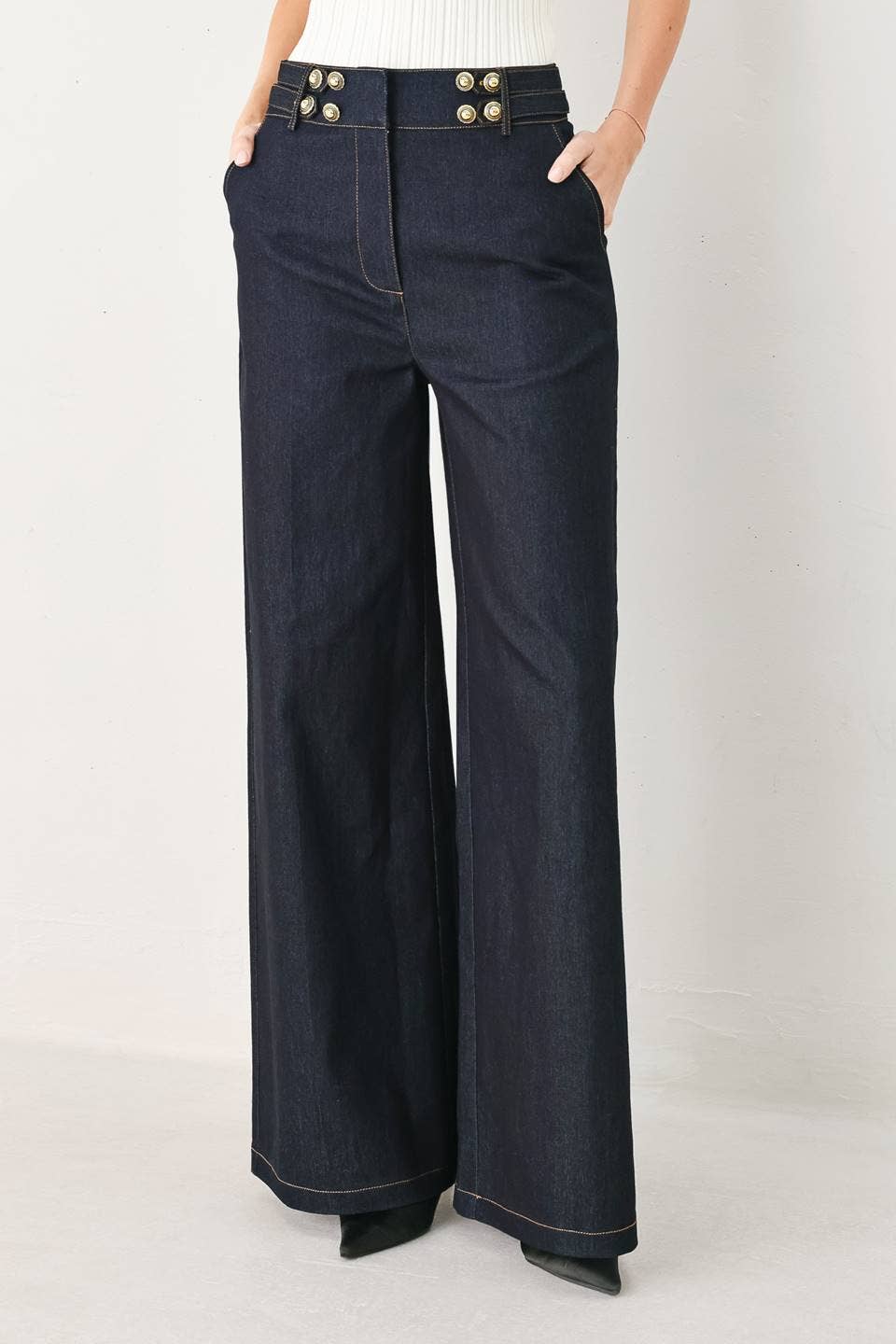 A denim pant